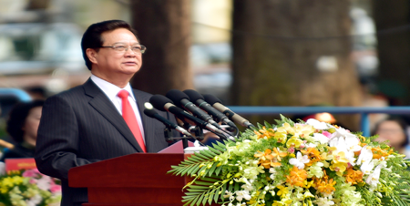 Thủ tướng Nguyễn Tấn Dũng đọc diễn văn kỷ niệm 40 năm Ngày giải phóng miền Nam, thống nhất đất nước. Ảnh: VGP